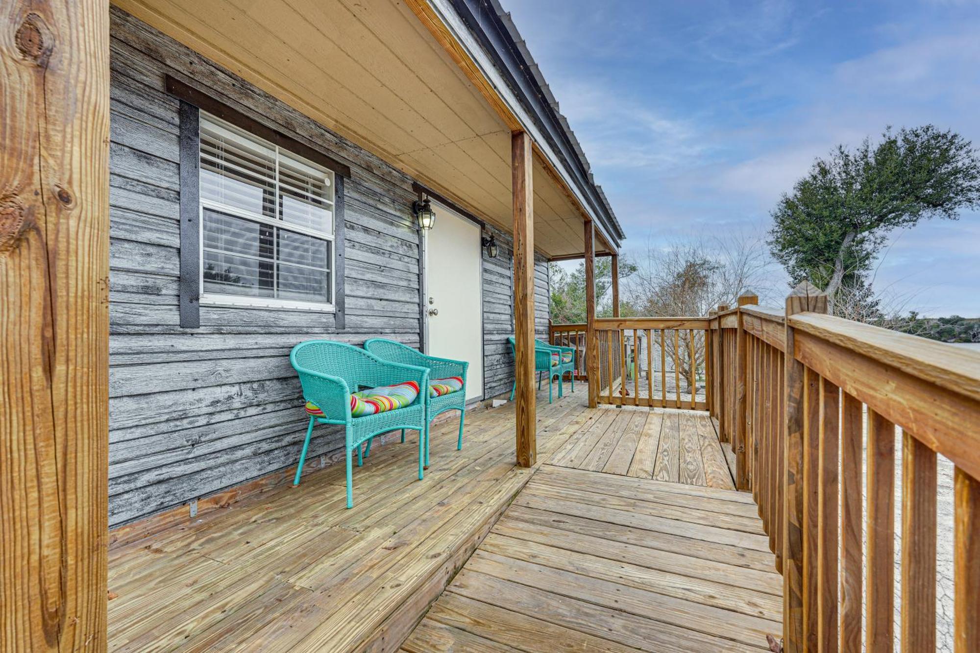 Lakefront Panama City Studio With Hot Tub Access 外观 照片
